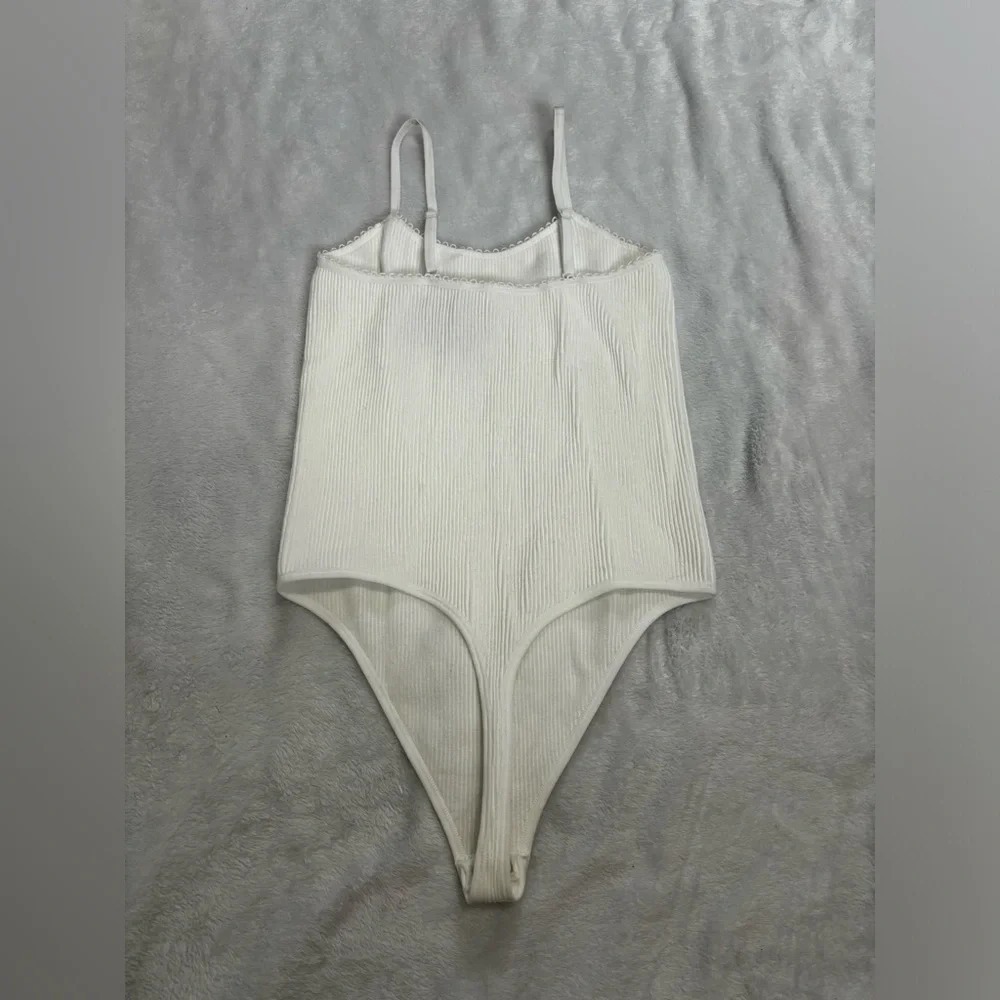 White Spaghetti Strap Bodysuit – Chic‎ & Versatile Size S/M - Picture 2 of 3